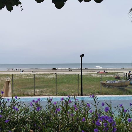 The Jomvacay Place Куантан Екстериор снимка